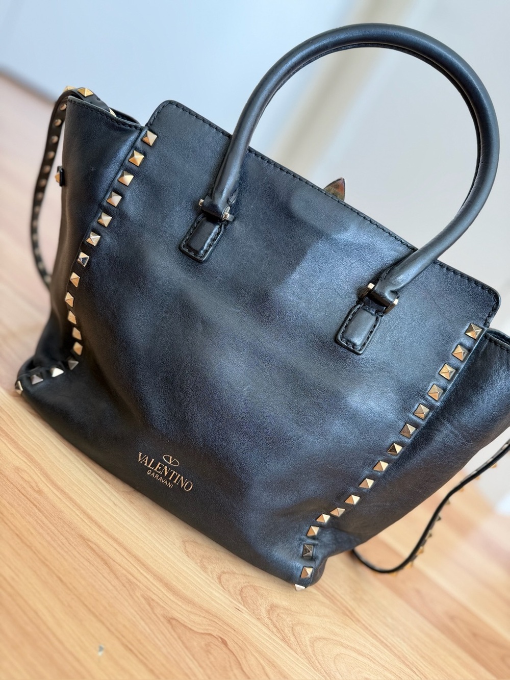 Valentino Garavani - rockstud tote leather tote bag with studded strap